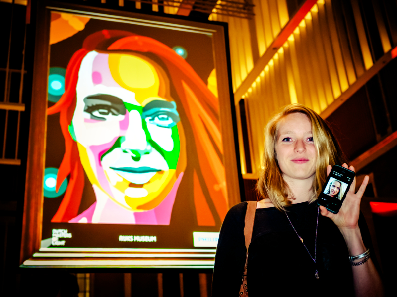 De graffiti wall met externe projectie in het Rijksmuseum, Amsterdam.