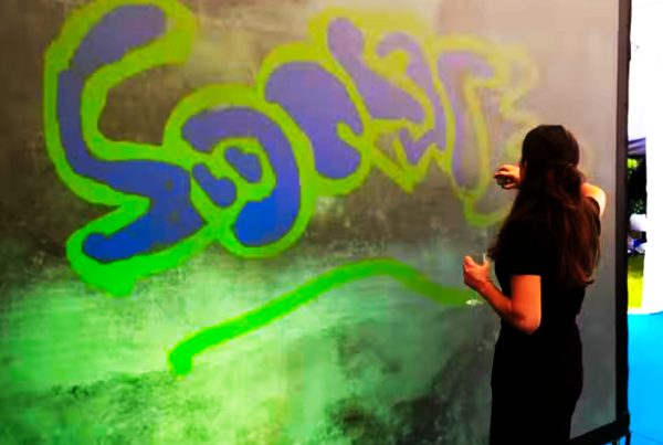 Digitale graffiti wand tijdens bedrijfsevent in Frankrijk