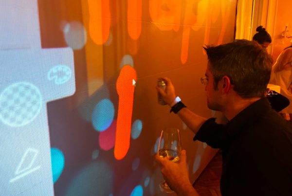 Digitale graffiti wand tijdens bedrijfsevent in Wenen